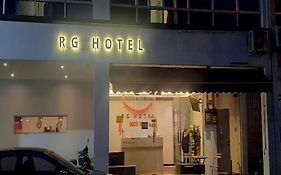 Super Oyo 90724 Rg Hotel